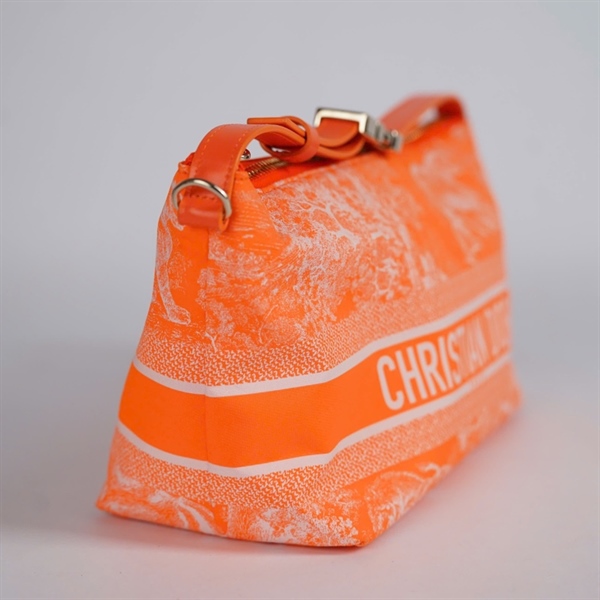 Túi Dior kẹp nách cam sz21 KG+