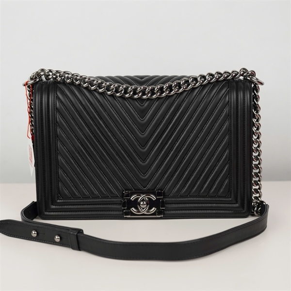 Túi Chanel Boy đen (20296990) sz28 (BQ) KG+