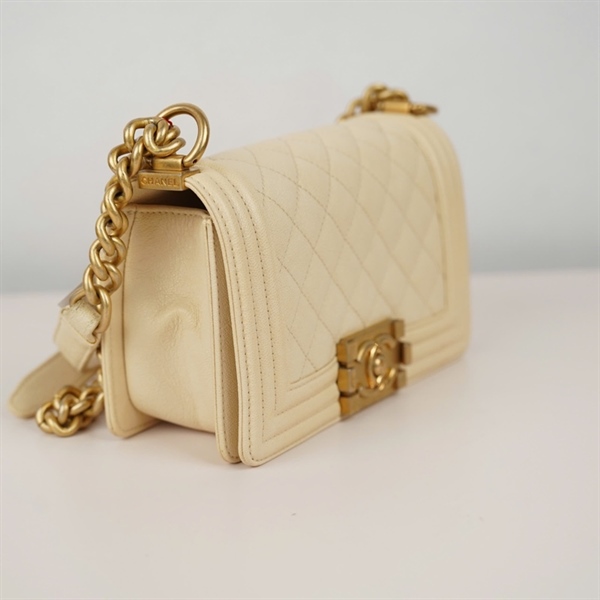 Túi Chanel Boy trắng (26137463) sz20 (BQ) KG+