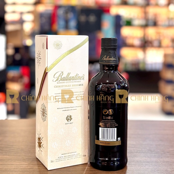Ballantine's Christmas Limited Edition 700 ml - hình mô tả 2
