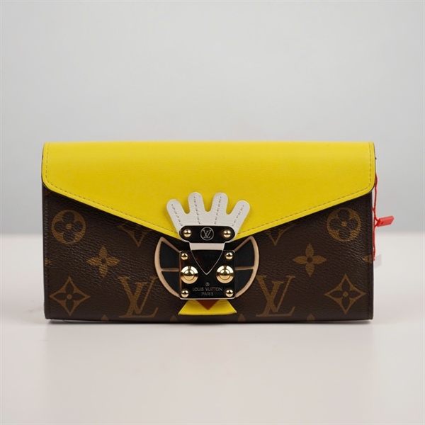 Ví LV hoa nâu nắp vàng KG+