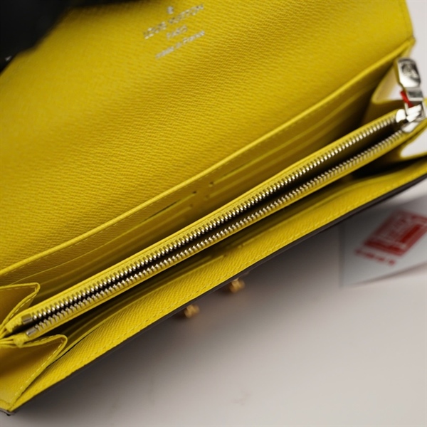 Ví LV hoa nâu nắp vàng KG+