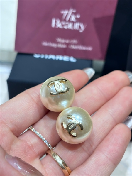Hoa tai CHANEL Big Pearl CC ngọc trai to 2cm