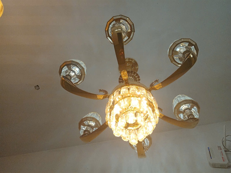 Đèn cổ điển thủy tinh