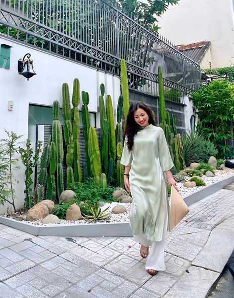 Áo dài voan tơ lót lụa 4 tà có cổ tay dài