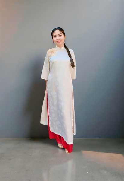 Áo dài tơ tằm có cổ kết hoa