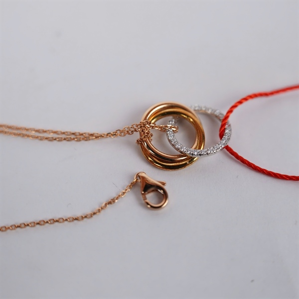 Vòng tay Cartier vàng 3 mặt tròn (PTW226) KG+