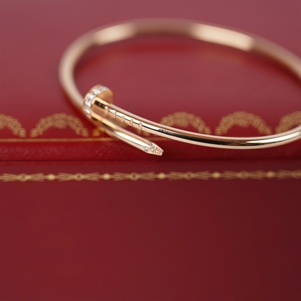 Vòng tay Cartier đinh vàng đính đá (337BUC) KG+