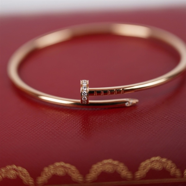 Vòng tay Cartier đinh vàng đính đá (337BUC) KG+