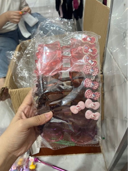 Mắt kiếng trẻ em nơ
