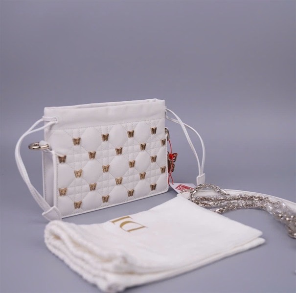 Túi Dior trắng đính charm bướm (56-MA0293) 2 strap sz19 (HC) +