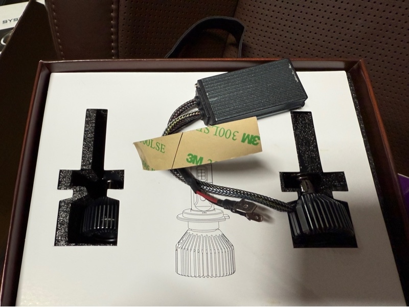 BÓNG LED AI H1