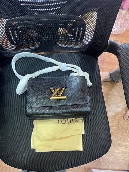 Túi LV Twist đen (AR3189) sz23 +