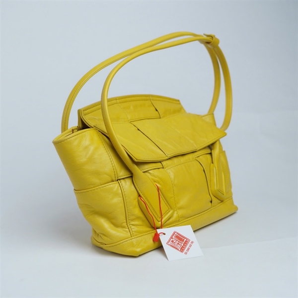 Túi Bottega vàng sz22 (BQ) KG+
