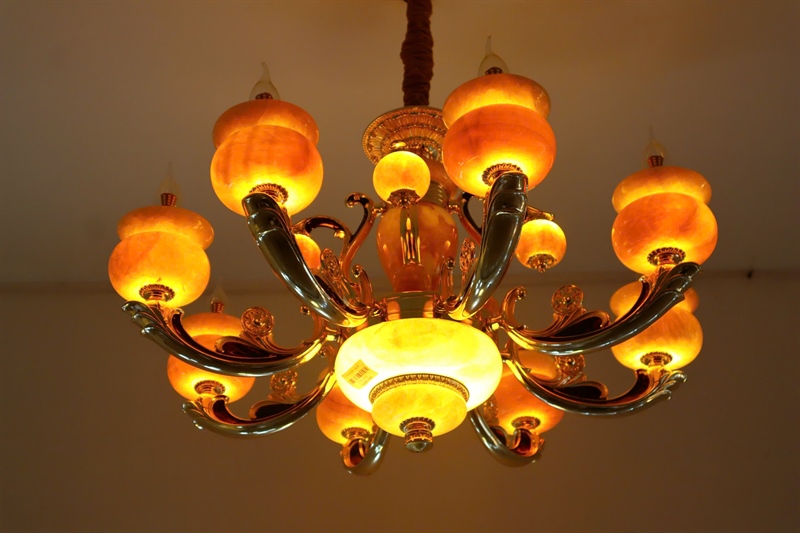 Đèn cổ điển bát đá