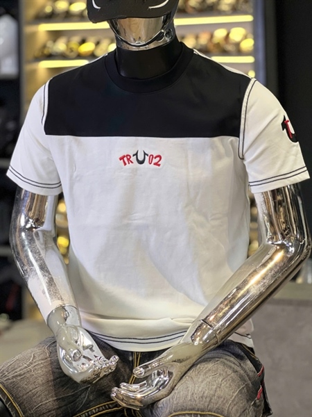 Thun CT - Trắng tháp đen thêu U trước sau