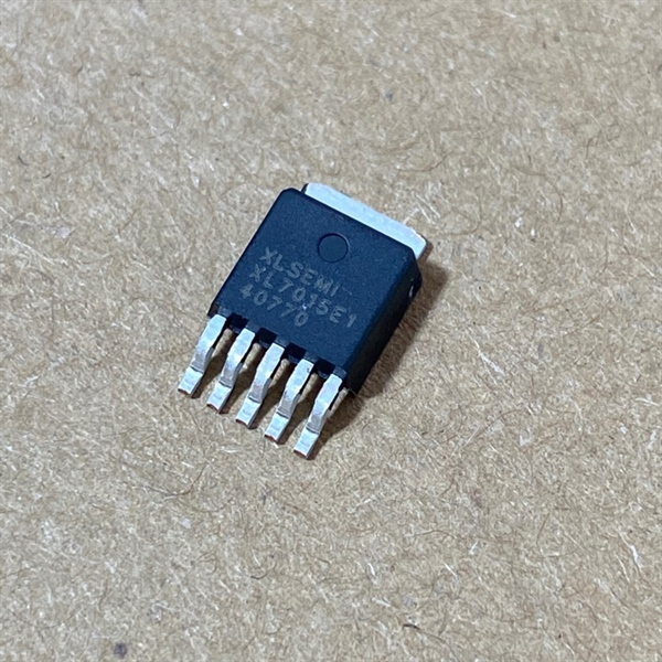 IC XL7015