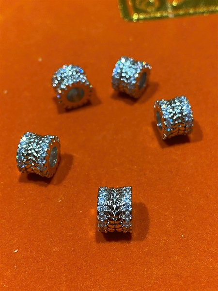 Charm hạt tròn trắng + đá trắng 9x6.5mm +