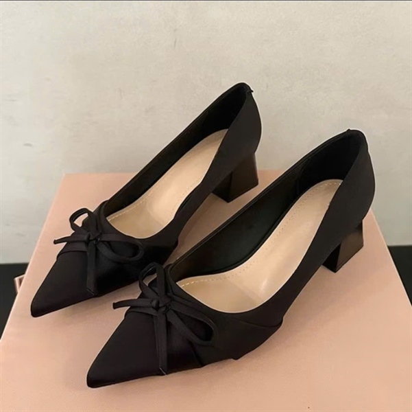 Bít Mũi Nơ Thắt Quai Chéo - GV