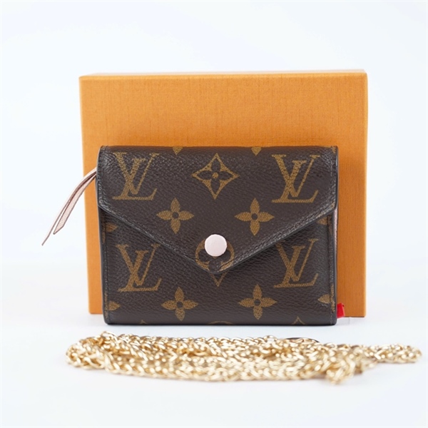 Ví LV hoa nâu nút hồng (LT) KG+