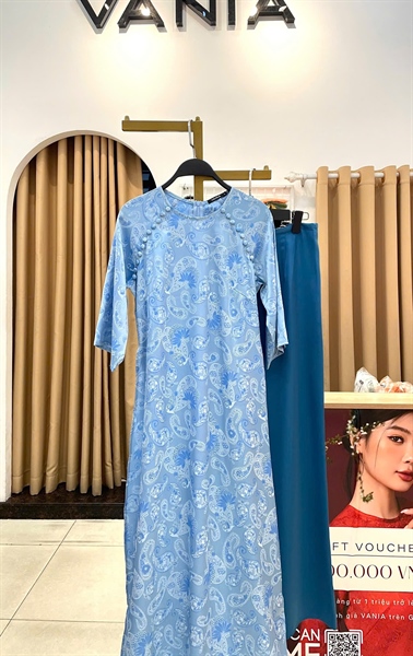 Áo dài suông tơ tằm kết nút bọc 2 bên