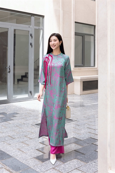 Áo dài tơ tằm suông kết sò dây