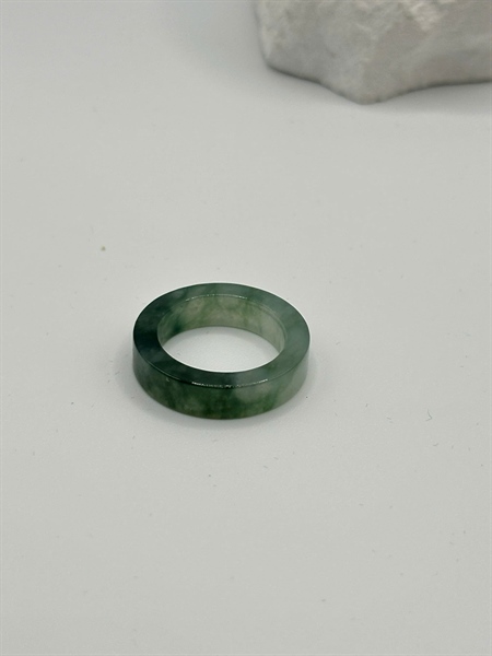 Nhẫn cẩm thạch