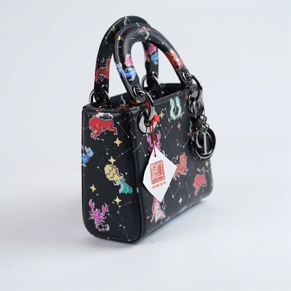 Túi Dior Lady đen họa tiết cartoon (04-MA-0262) szMini (HC)+