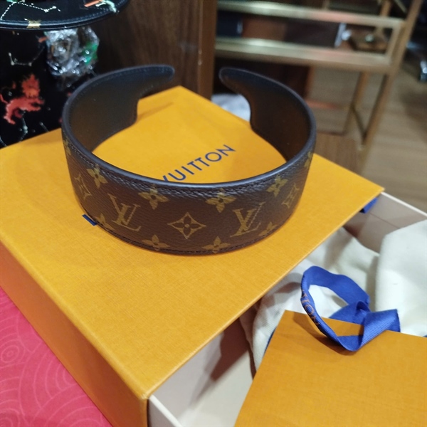 Cài tóc LV hoa nâu +