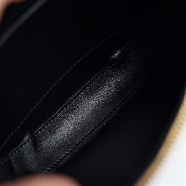Túi Bottega kẹp nách đen sz15 (miệng túi sz24) (LN) KG+