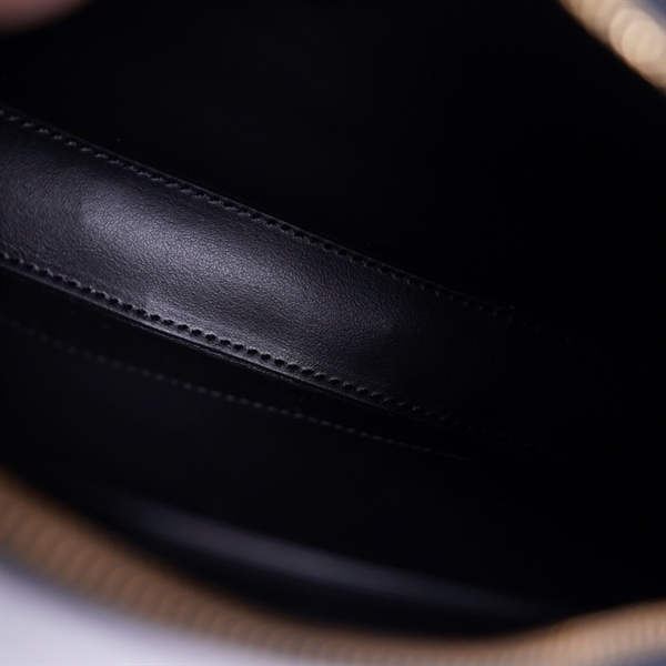 Túi Bottega kẹp nách đen sz15 (miệng túi sz24) (LN) KG+