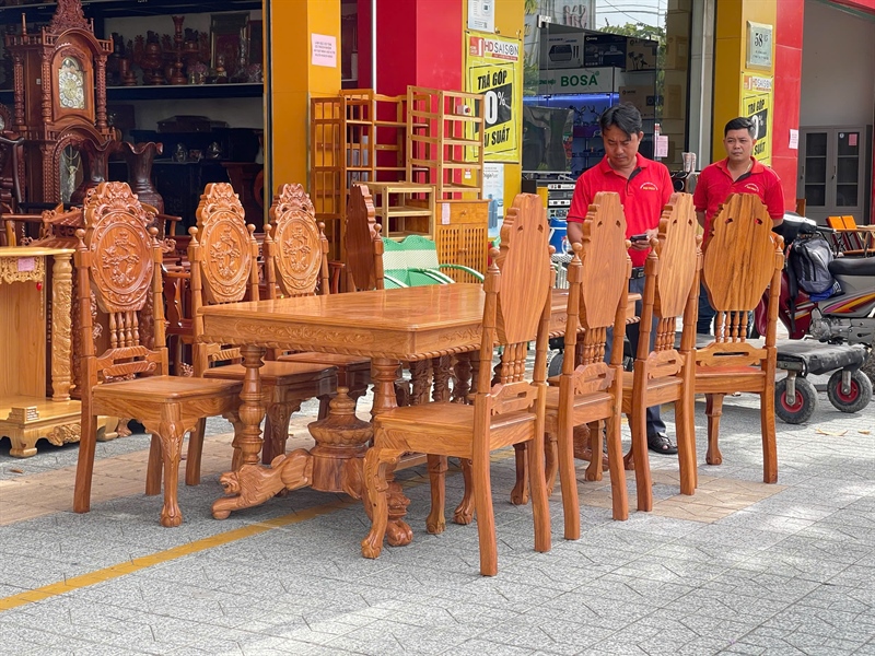 BÀN ĂN GỖ GÕ ĐỎ 8 GHẾ TƯỚNG 95CM* 1M95 SƯ TỬ