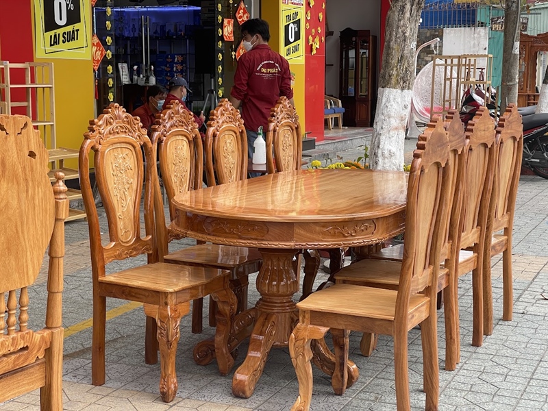 BÀN ĂN GỖ CĂM XE - GÕ ĐỎ 8 GHẾ MẶT OVAL