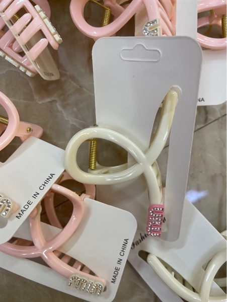 Kẹp tóc min