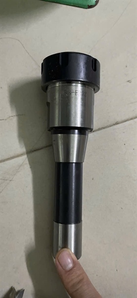 Đầu R8-ER32 máy phay
