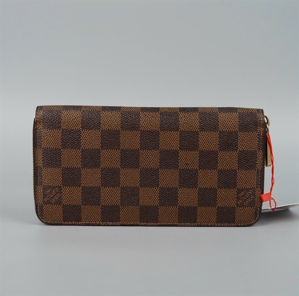 Ví LV ô vuông nâu có khóa zip (VI0099) (LT) KG+