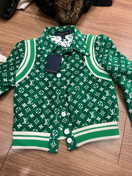 Áo khoác LV xanh lá (PN) +