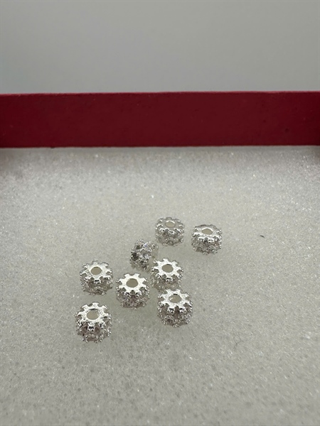 Charm bi trắng đính đá