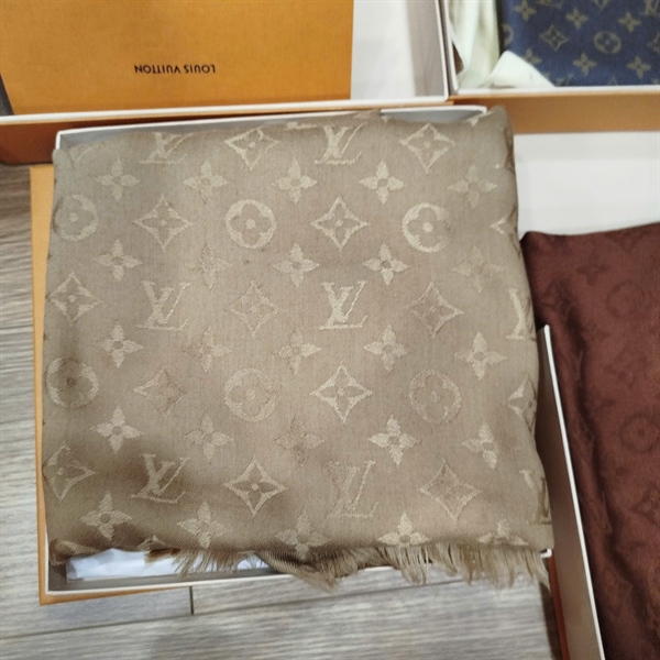 Khăn LV nâu in hoa (PN) +