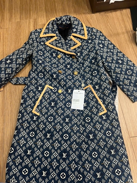 Áo khoác LV xanh biển đậm (PN) +