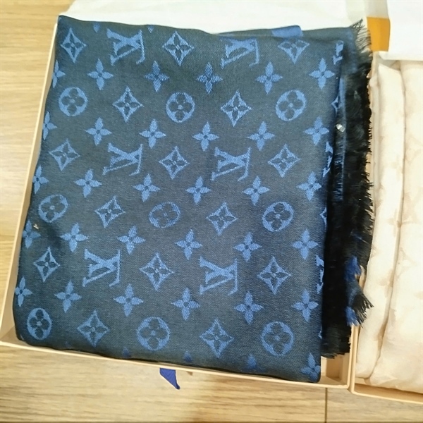 Khăn LV xanh đậm in hoa (PN) +