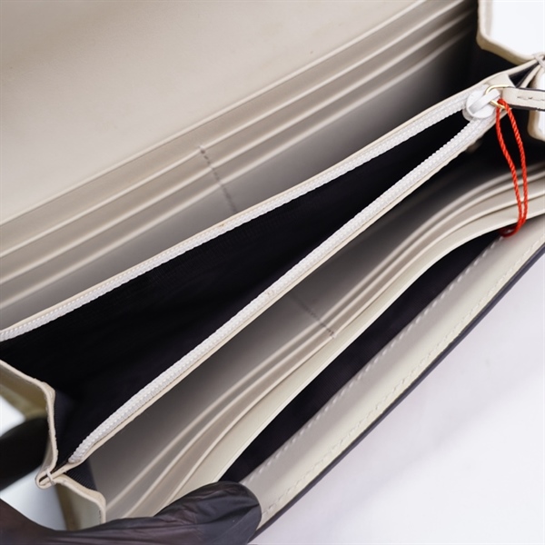 Ví GG trắng sz19 KG+