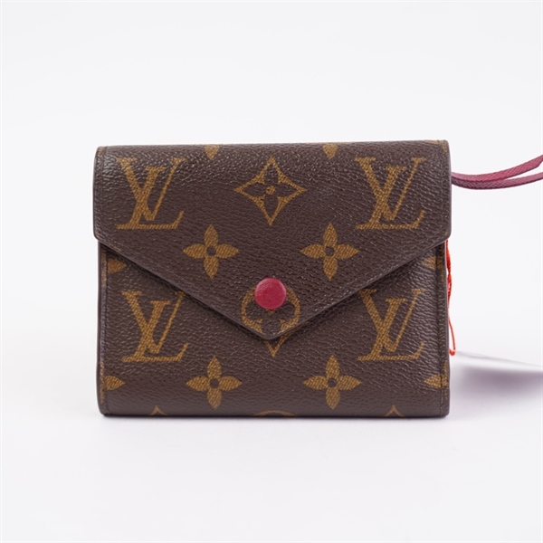 Ví LV hoa nâu gập 3 nút đỏ (LT) KG+