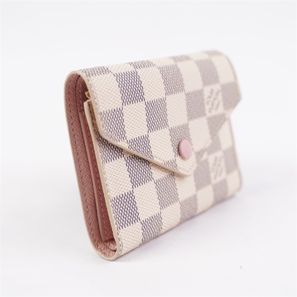 Ví LV ô vuông trắng gập 3 nút hồng (LT) KG+