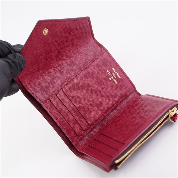 Ví LV hoa nâu gập 3 nút đỏ (LT) KG+