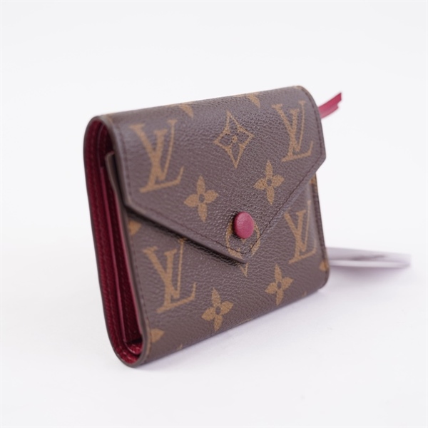 Ví LV hoa nâu gập 3 nút đỏ (LT) KG+
