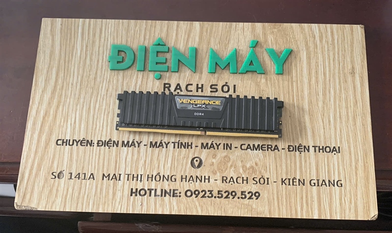 Ram PC DDR4 8GB Bus 3200 Corsair tản nhiệt đen