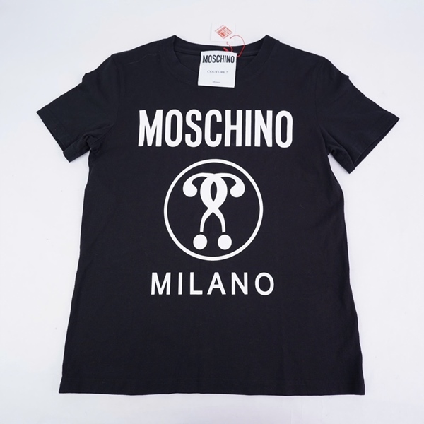 Áo thun Moschino đen in chữ (BQ) KG+