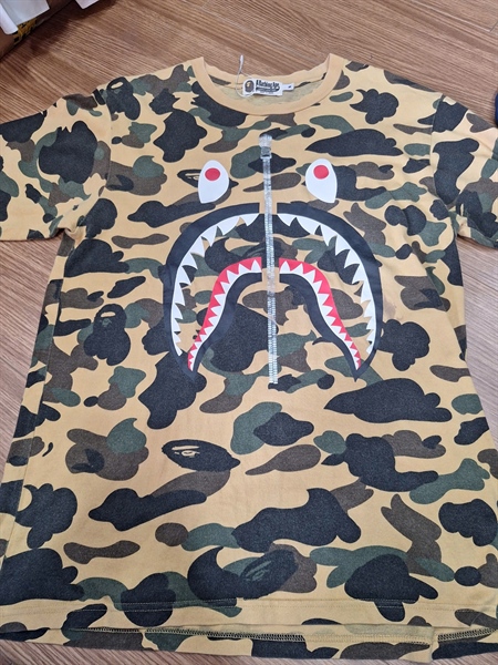 Áo thun ABathing Ape vàng in họa tiết (BQ) KG+