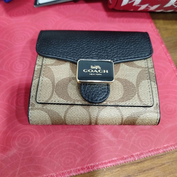 Ví Coach nâu gập 3 nắp đen KG+